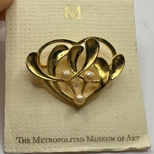 Vintage MMA Metropolitan Museum Art Pin Brooch Heart Sprig Glass Pearls Gold